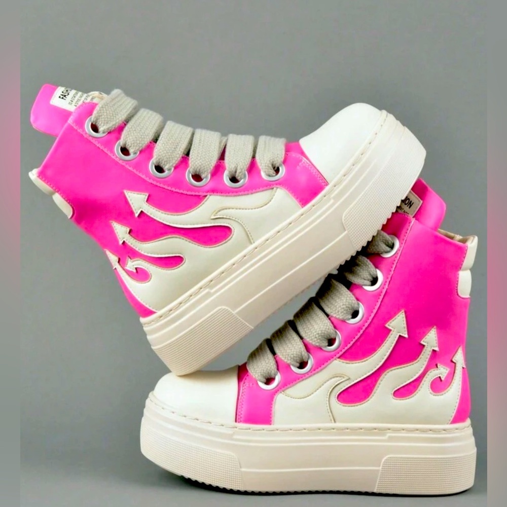 Flat Platform Sports Sneakers Women Embroidery Lace Up High Top Ladies Sneakers